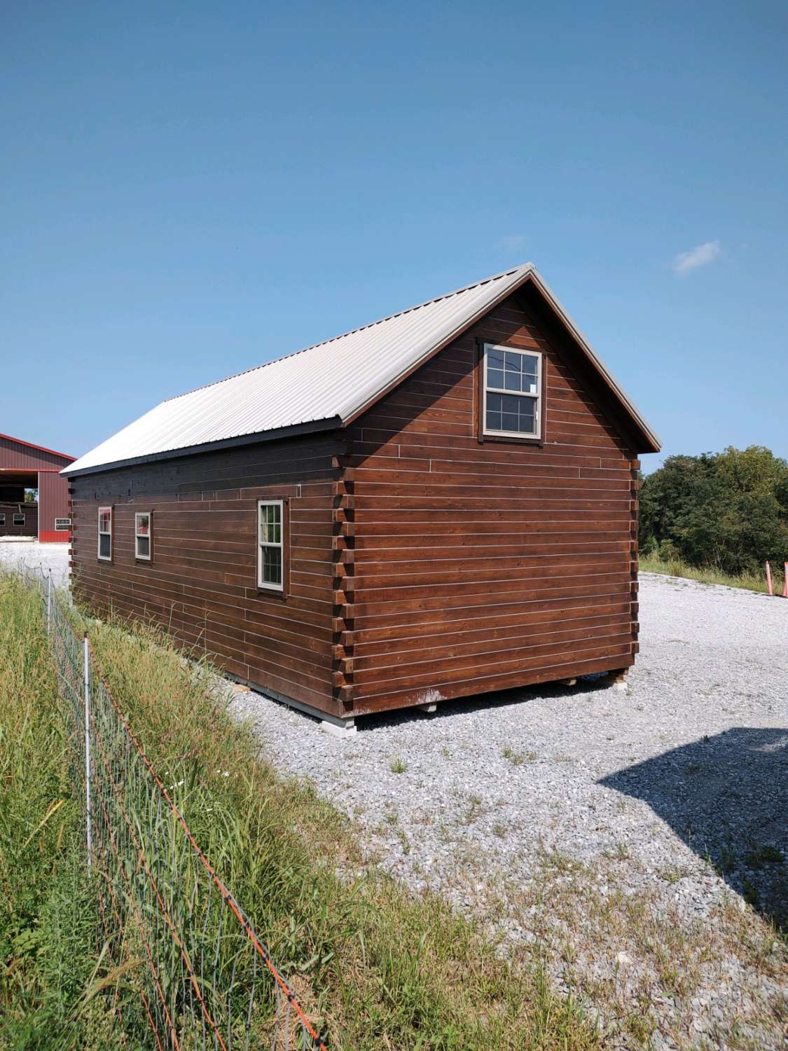 Schwartz Cabins - Dark log cabin